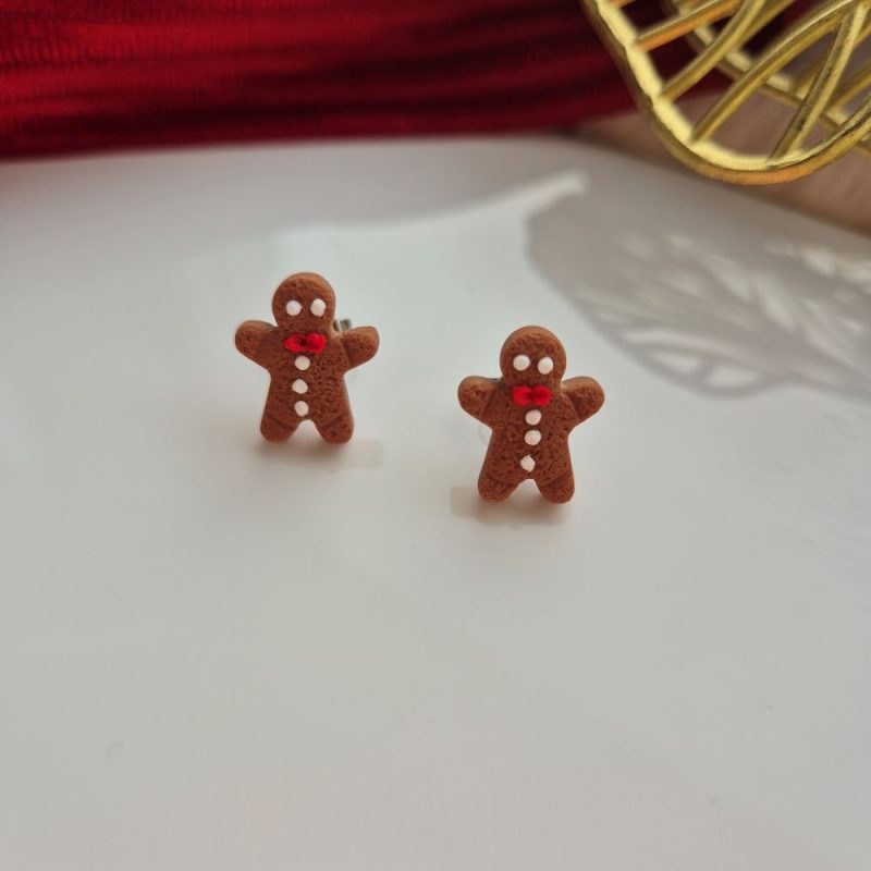 Gingerbread pop studs