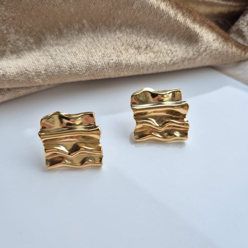 Textured square studs (ook in zilverkleurig rvs)